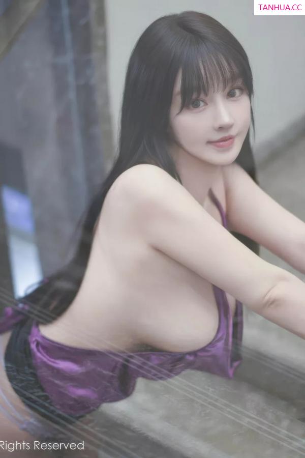   [XiuRen]高清写真图 2025.11.07 No.10960 心上可Flora 雪峰美臀第13张图片